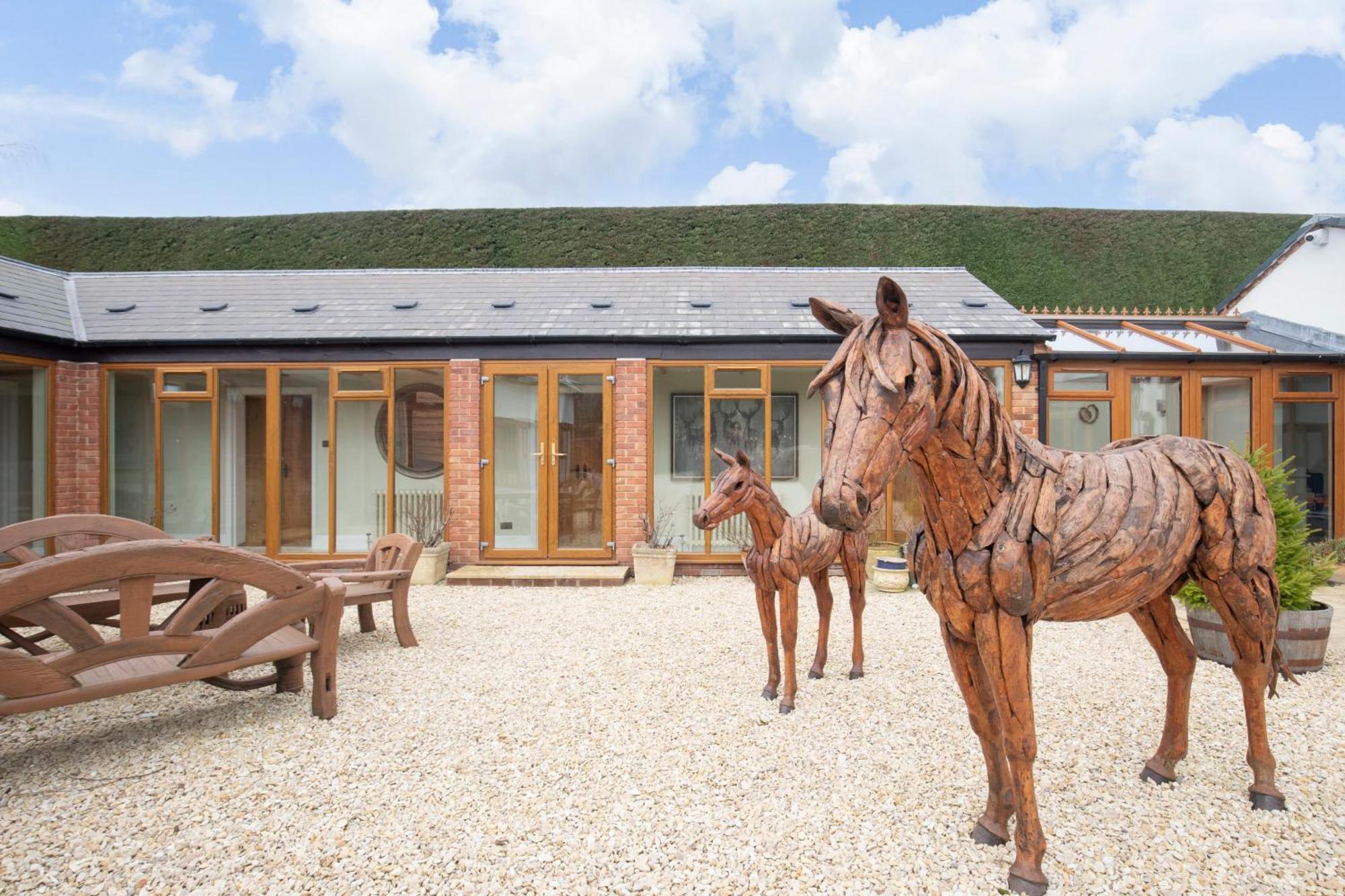 Stable Lodge - Boutique Bed & Breakfast Shurdington Bagian luar foto