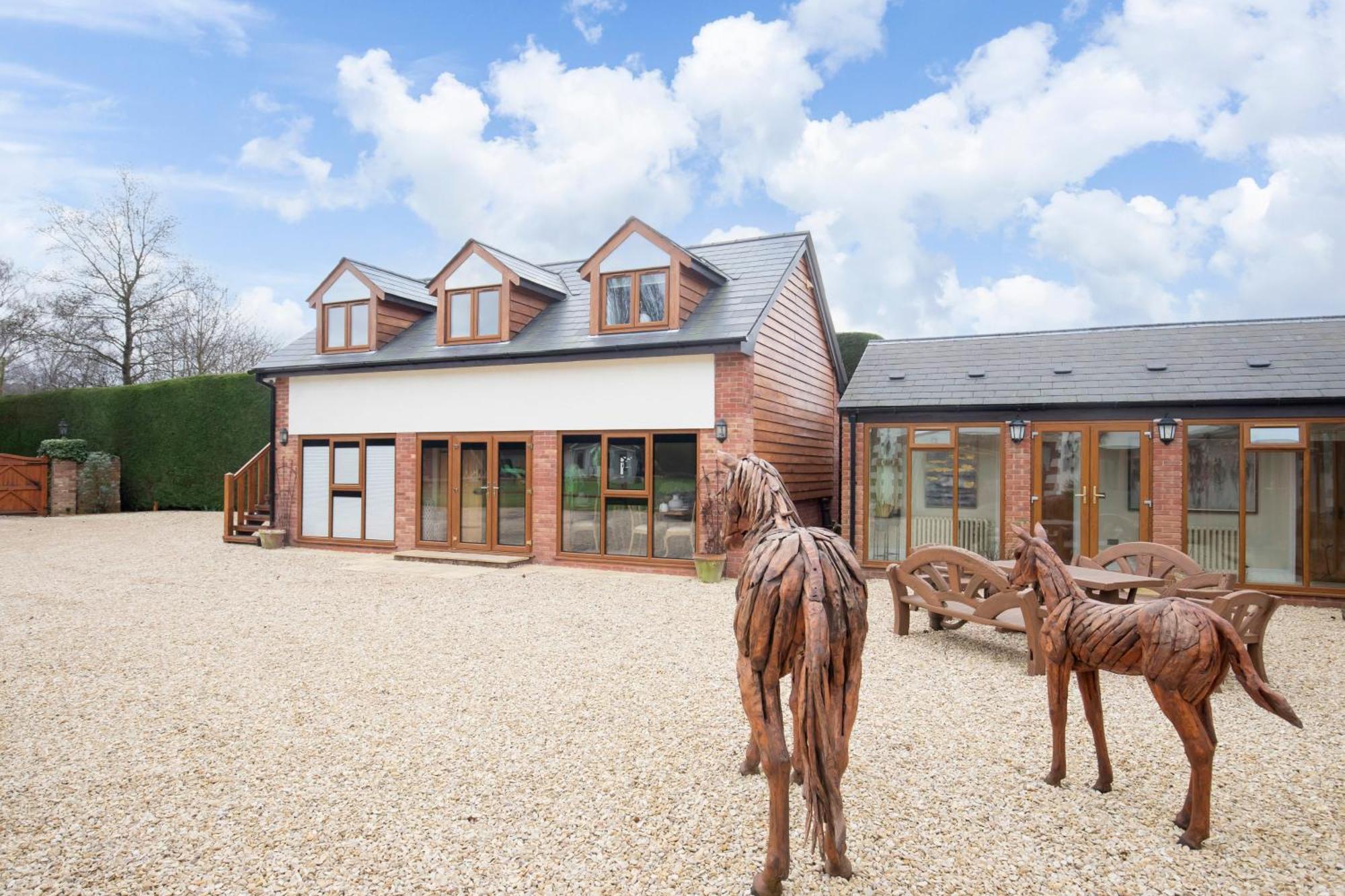 Stable Lodge - Boutique Bed & Breakfast Shurdington Bagian luar foto