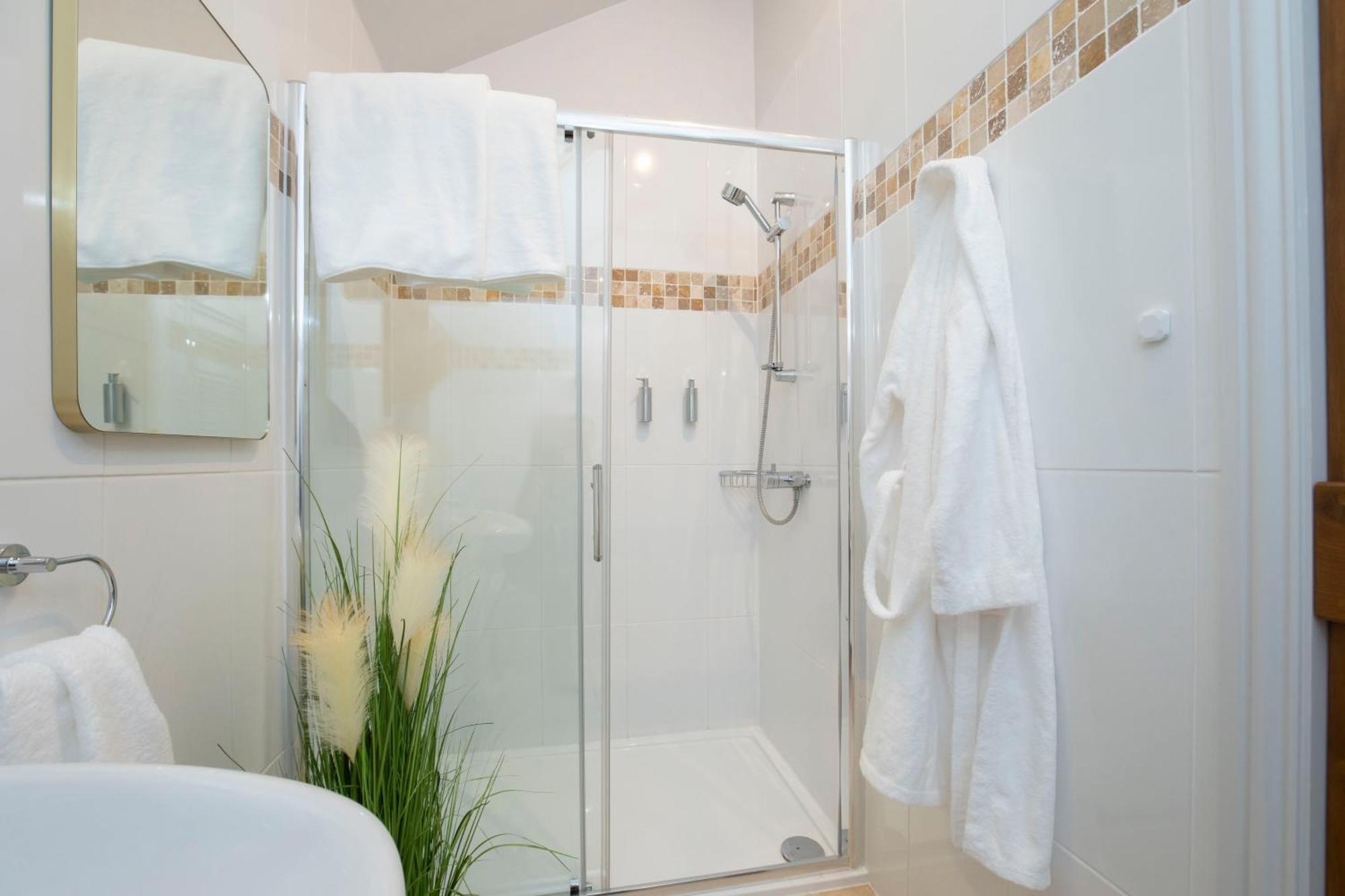 Stable Lodge - Boutique Bed & Breakfast Shurdington Bagian luar foto