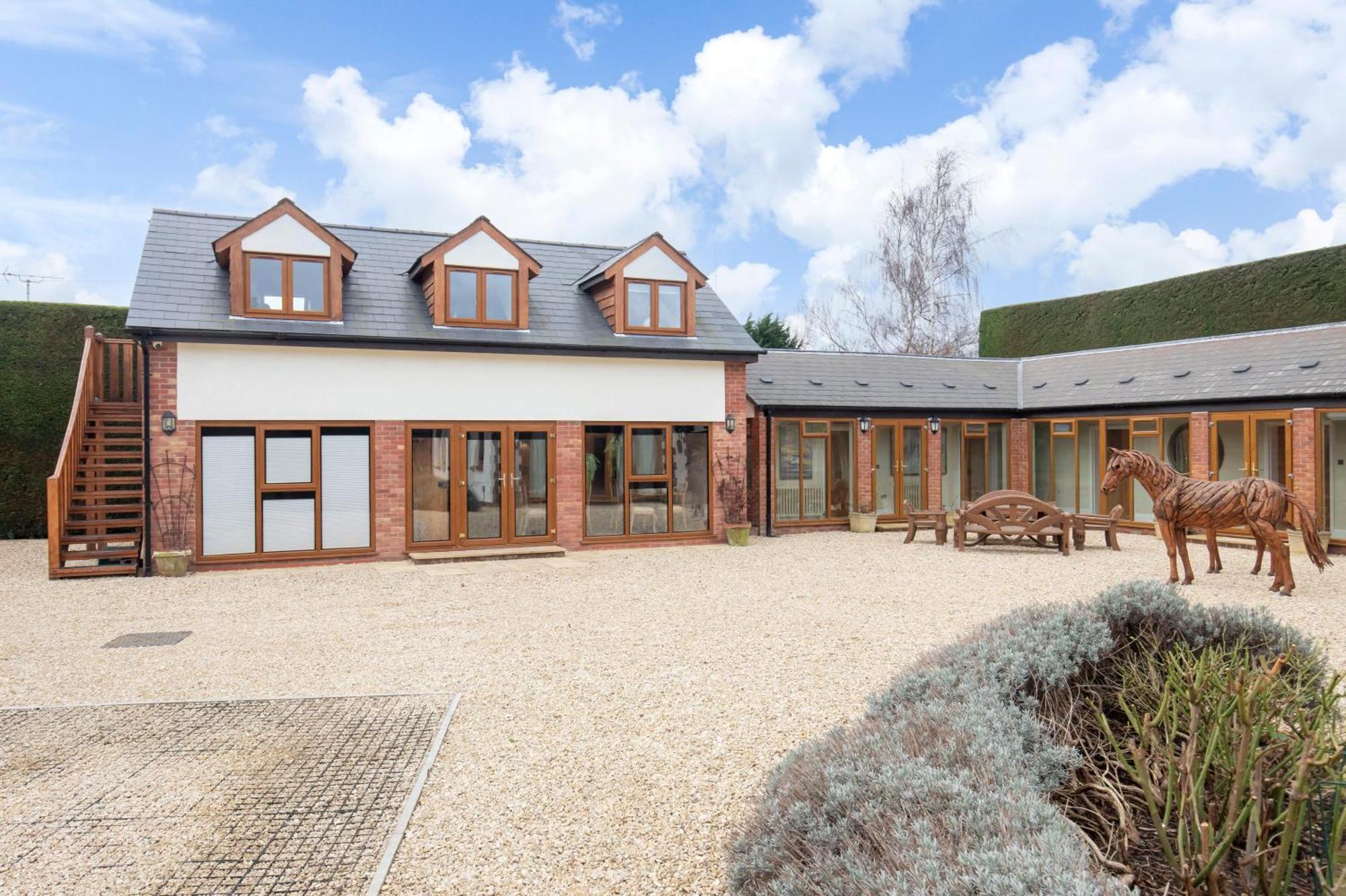Stable Lodge - Boutique Bed & Breakfast Shurdington Bagian luar foto