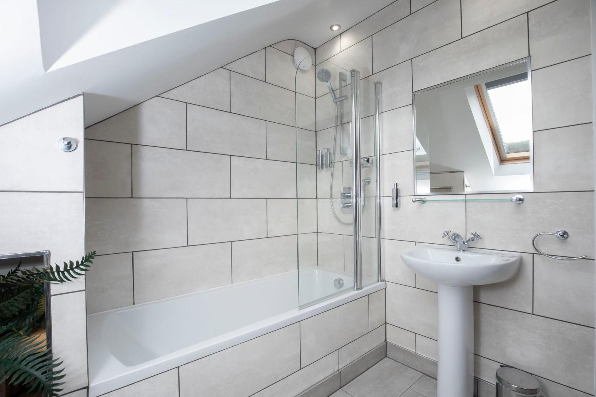 Stable Lodge - Boutique Bed & Breakfast Shurdington Bagian luar foto