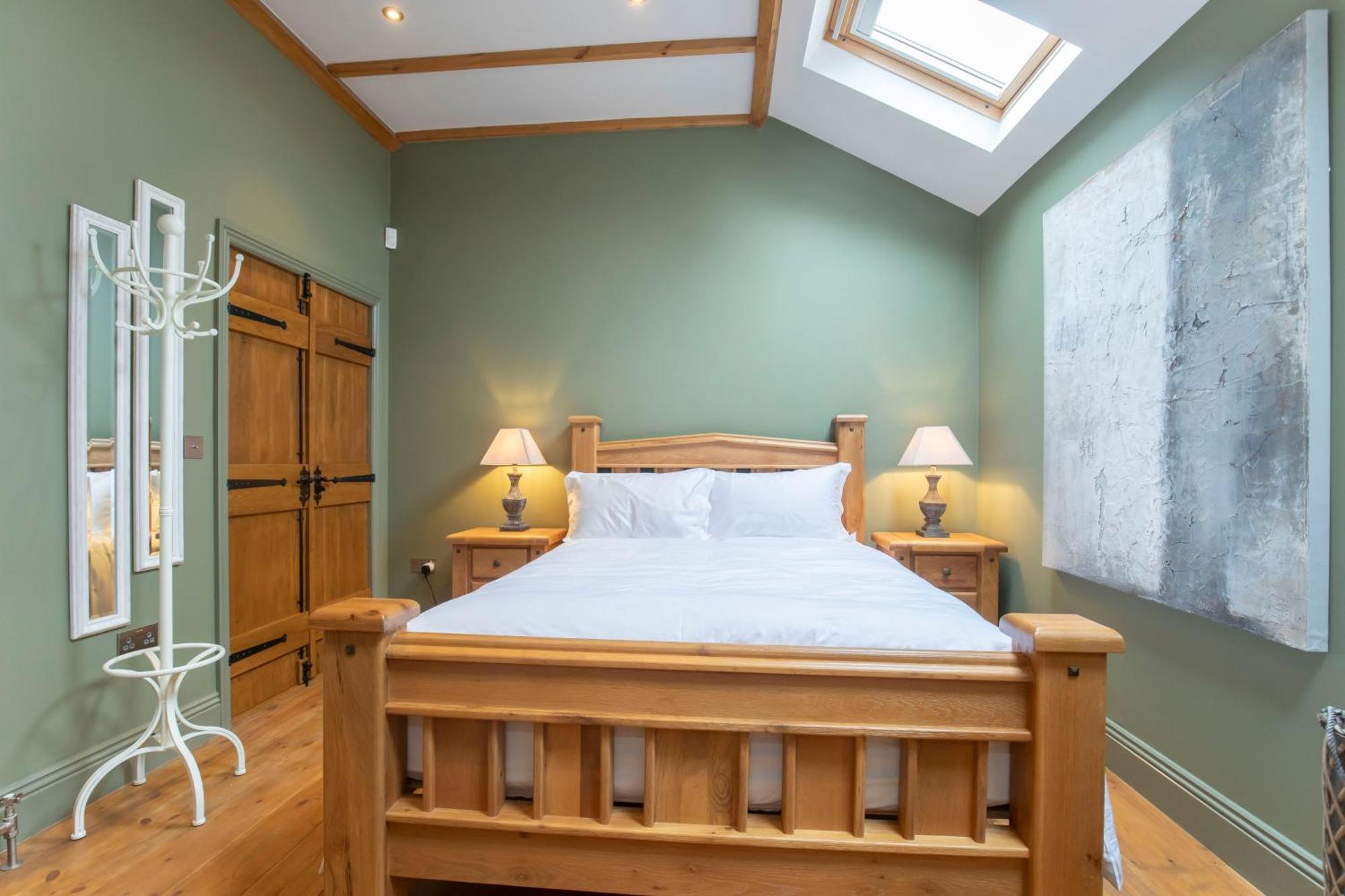 Stable Lodge - Boutique Bed & Breakfast Shurdington Bagian luar foto