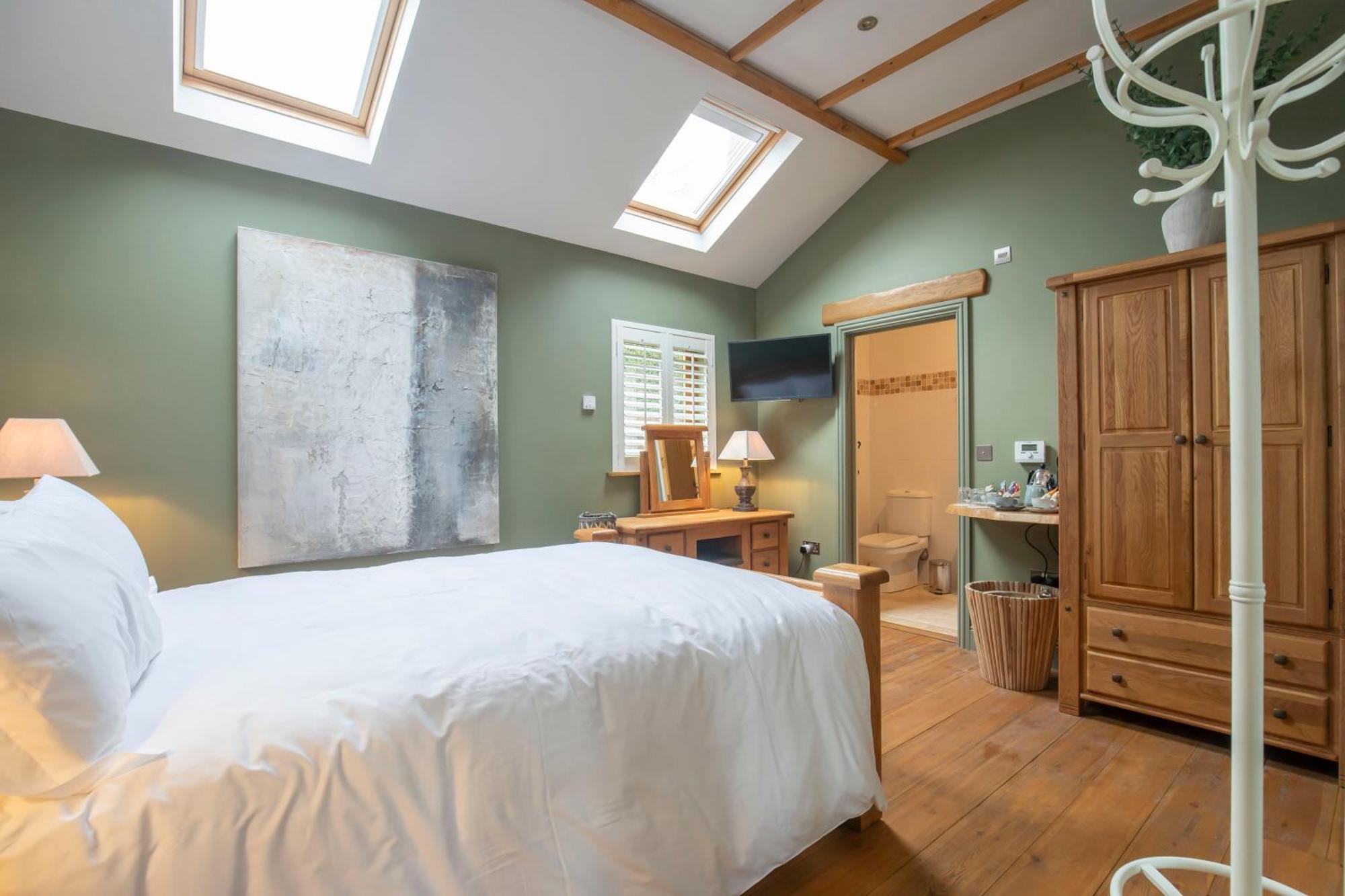 Stable Lodge - Boutique Bed & Breakfast Shurdington Bagian luar foto