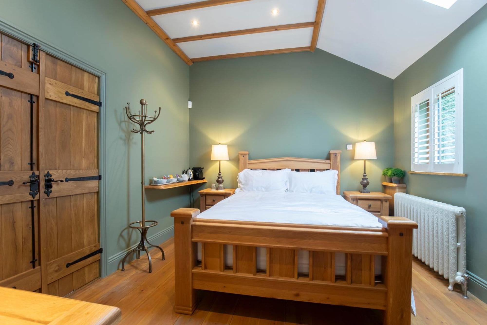 Stable Lodge - Boutique Bed & Breakfast Shurdington Bagian luar foto