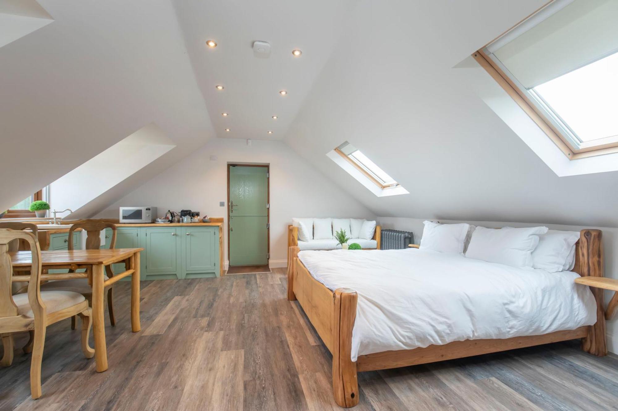 Stable Lodge - Boutique Bed & Breakfast Shurdington Bagian luar foto